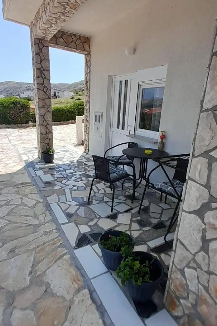 Apartments Anka Pag Pag Town