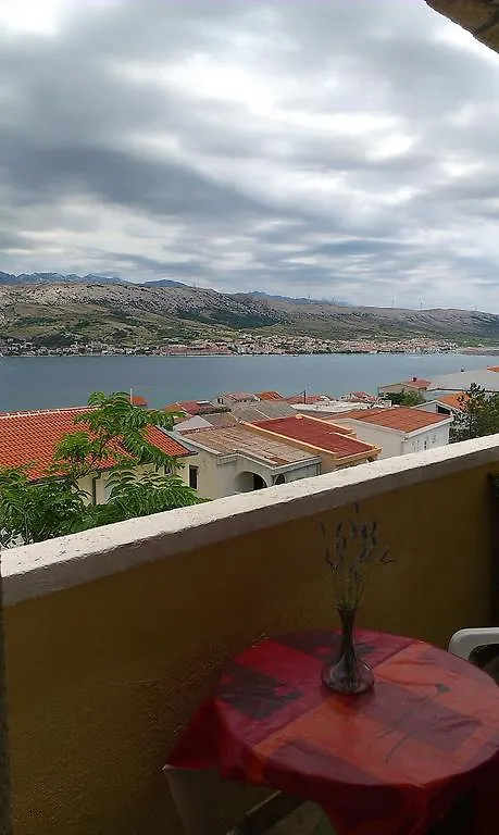Apartments Anka Pag Pag Town