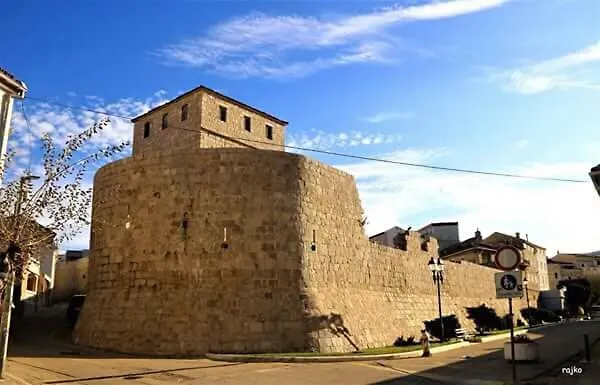 Apartments Anka Pag Pag Town