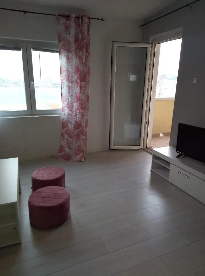 Apartments Anka Pag Pag Town