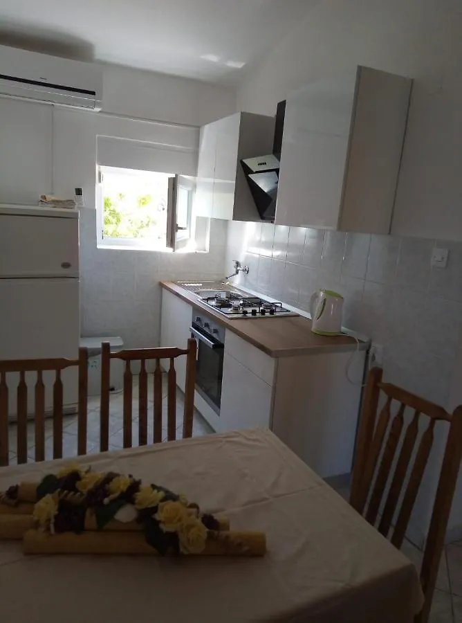 Apartments Anka Pag Pag Town