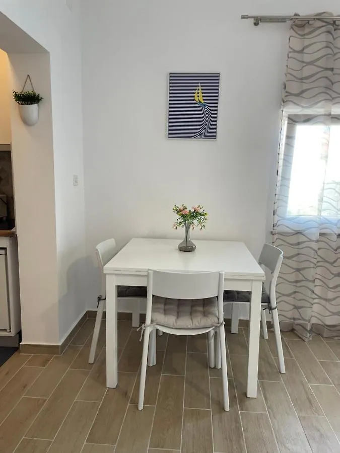 Apartments Anka Pag Pag Town