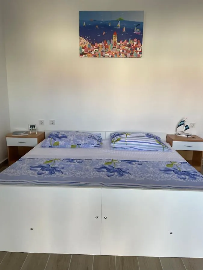 Apartments Anka Pag Pag Town