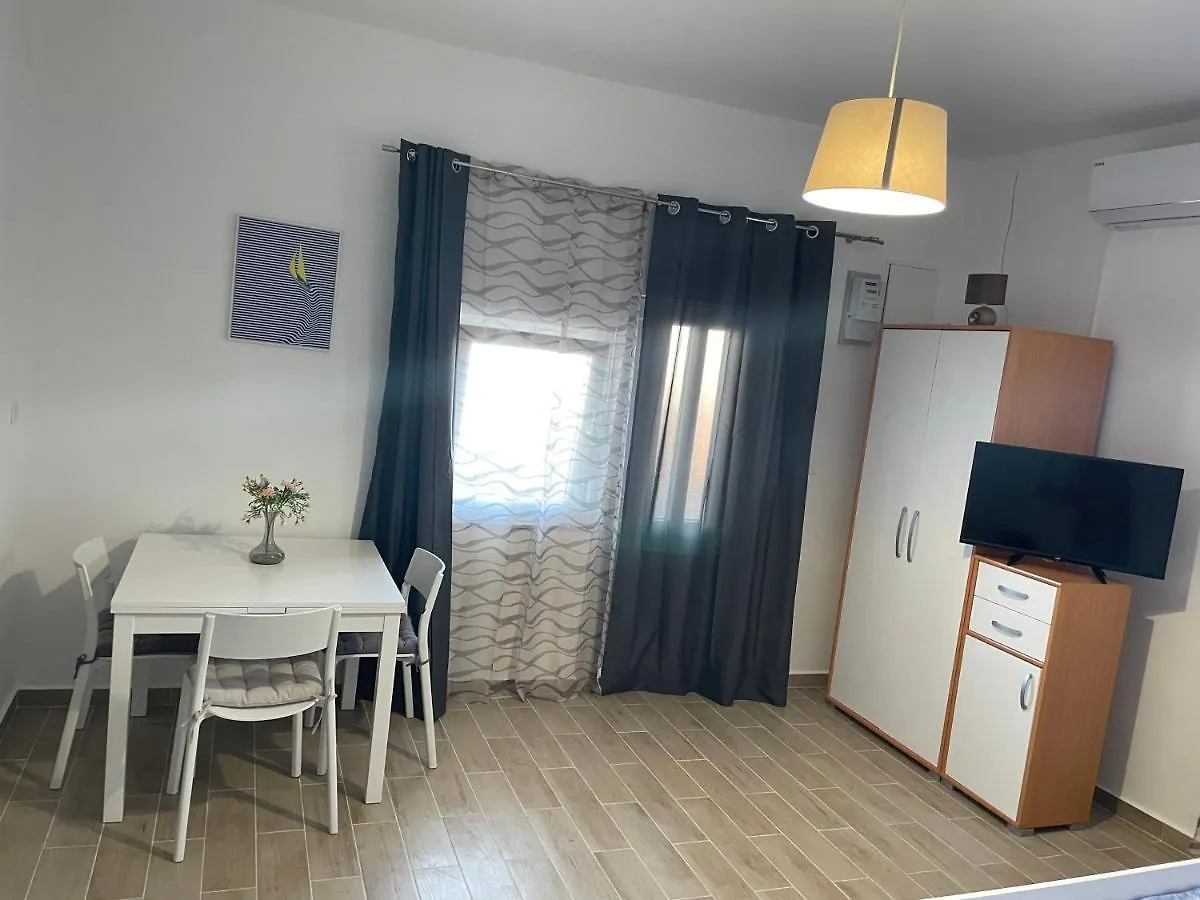 Apartments Anka Pag Pag Town