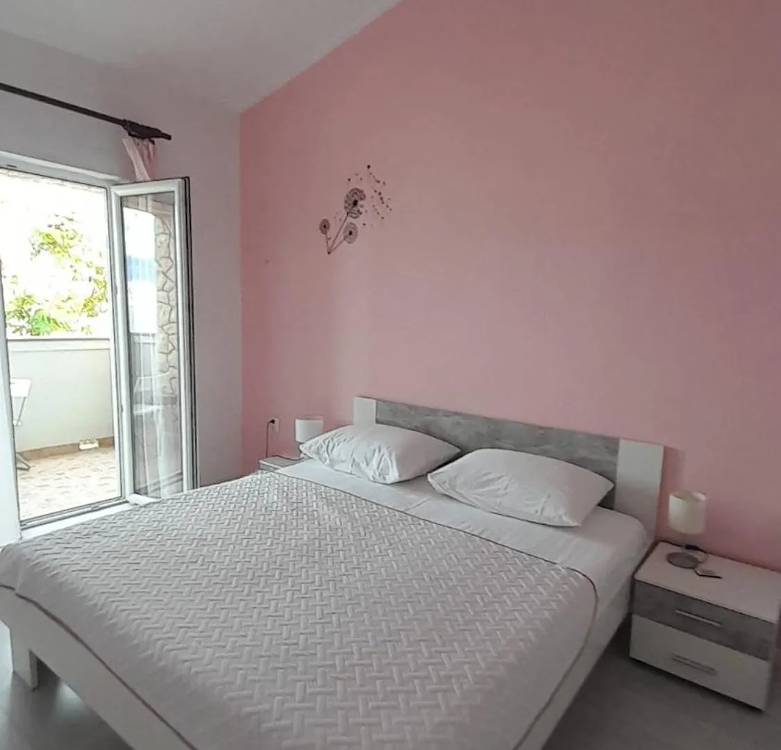 Apartments Anka Pag Pag Town