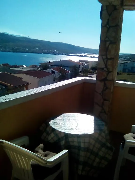 Apartments Anka Pag Pag Town