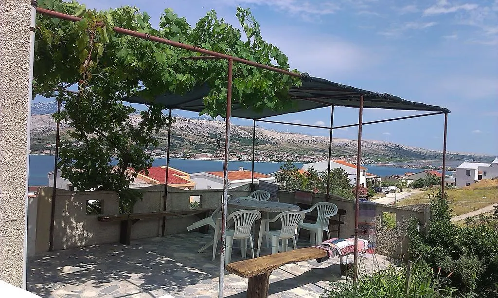 Apartments Anka Pag Pag Town