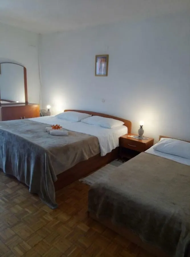 Apartments Anka Pag Pag Town